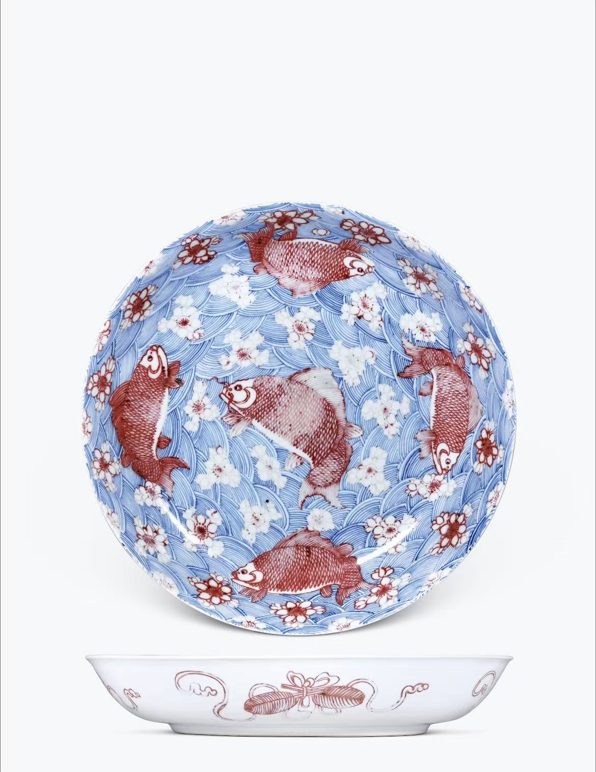 青花釉里红海水游鱼纹大盘